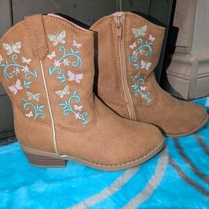 Magellan Outdoors Tan Embroidered Girls Ankle Boots Size 10T